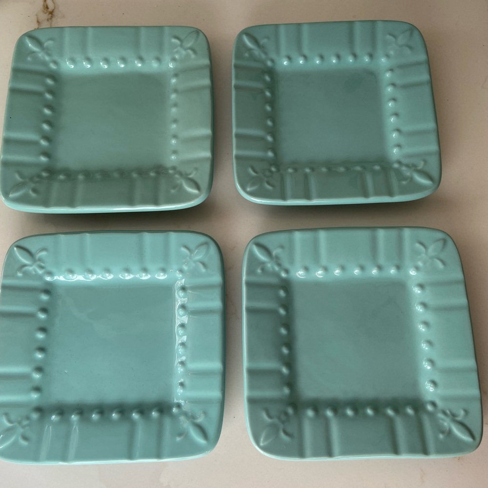 (4) Signature Plate Set Appetizer Dessert Fluer de Lis Aqua Blue 6” Square Bread